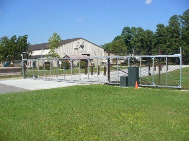 Slide-Gate-With-Access