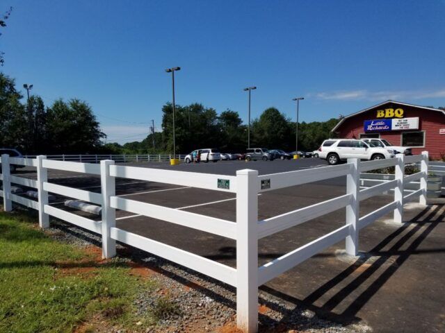 fence-builders-residential-vinyl-fencing-12