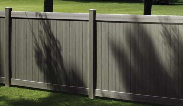 fence-builders-residential-vinyl-fencing-7