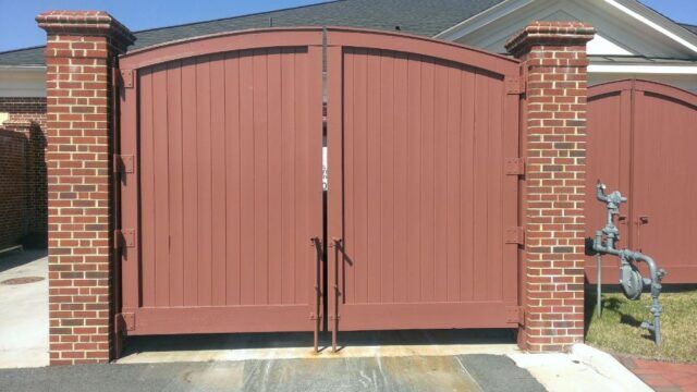 fence-builders-residential-vinyl-fencing-8