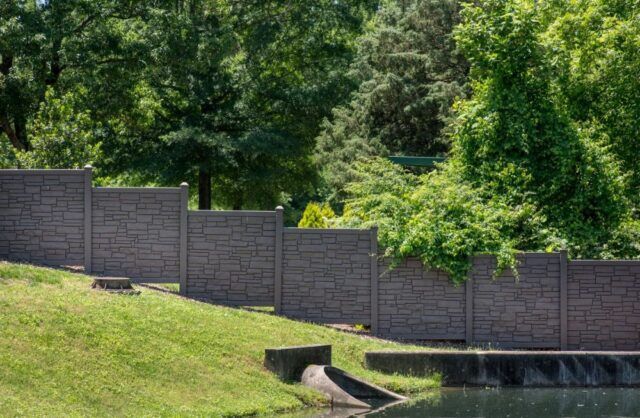 fence-builders-residential-vinyl-fencing-13