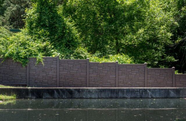 fence-builders-residential-vinyl-fencing-14