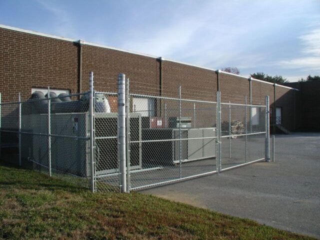 Galv-Chain-Link-With-Barbed-Wire