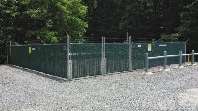 Galv-Chain-Link-With-Slats-and-Barbed-Wire